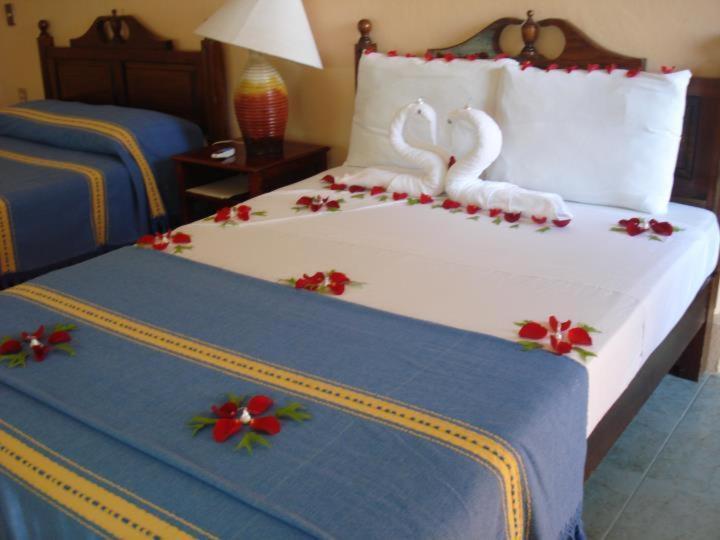 Rincon Del Pacifico Hotel ปูแอร์โตเอสกอนดิโด ภายนอก รูปภาพ